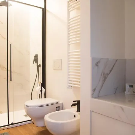 Youhosty - Lambro12 Milan