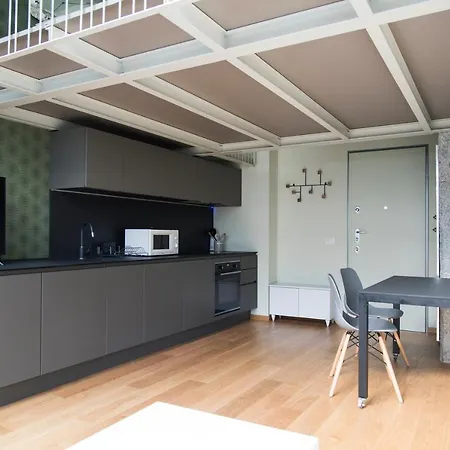 Youhosty - Lambro12 Apartment *